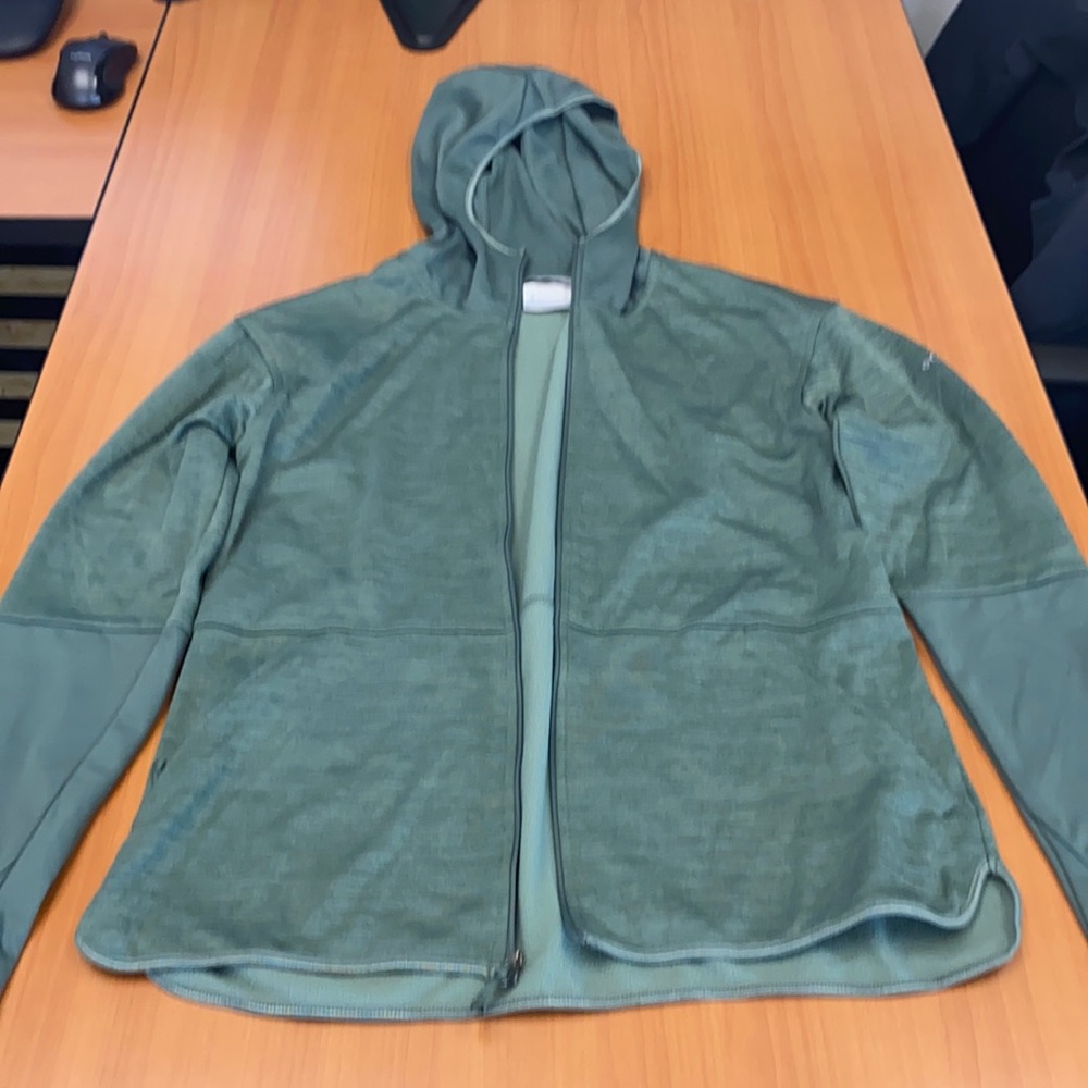 Women’s Columbia full zip hoodie!